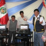 Entregan computadoras y mini bibliotecas a colegios de zonas por donde pasa el ducto del gas de Camisea