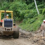 Alcaldes de Echarate y Kimbiri coordinan in situ inauguración de carretera que unirá sus distritos