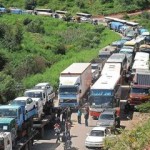 Trabajadores de minera Doe Run continúan bloqueando carretera central en La Oroya