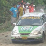 Miles de pobladores del VRAE vibraron con imponente carrera automovilística