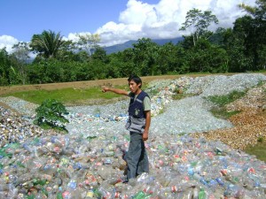 Los inorgánicos son reciclados gracias a cientos de escolares.