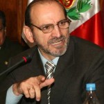 Yehude Simon entregó al Congreso propuesta de derogatoria de los decretos 1090 y 1064