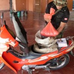Efectivos policiales detienen a dos sujetos que trasladaban 10 kilos de ácido sulfúrico en una motocicleta