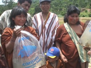 entrega-de-alevinos-de-paco2 Peces estarán a la venta en febrero