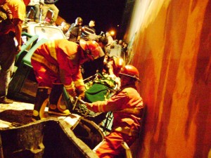 huayco-en-huamanga2 Furia de la naturaleza dejó víctimas, heridos y viviendas destruidas