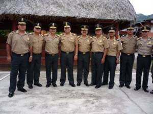 Oficiales ascendidos en Tingo María.