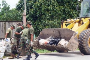 campana-recojo-de-inservibles3 Diversas instituciones también se hicieron presentes en esta campaña de prevención contra el dengue