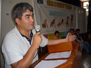 Médico asumió en ceremonia a la que asistió el personal del hospital.