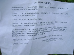 colocan-banderas-terroristas-en-valle-del-monzon Mismo volante fue regado en carretera FBT y en el Monzón.