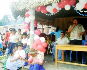 Autoridades reconocieron méritos de la mujer del VRAE.