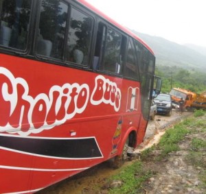 Buses de transporte no piden documento de identidad a pasajeros.