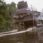 Guardacostas intervienen otra draga dedicada a minería informal en Madre de Dios