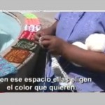 Conmemoran Día Mundial de Desaparecidos tejiendo la chalina de la esperanza (video)