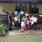 Niños del INABIF de Tingo María reciben donativo de la Policía Nacional (video)