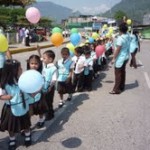 Con pasacalle y desfile inician celebraciones por semana de los derechos del niño