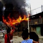 Pavoroso incendio redujo a cenizas viviendas de Sivia en el VRAE