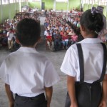 Entregan uniformes escolares a más de 4,500 escolares del Alto Huallaga