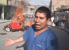 Vecinos queman y destruyen cuatro prostíbulos clandestinos en Ayacucho
