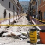 Vecinos se quejan sobre paralización de obra del drenaje