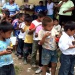 Jóvenes de Pichari realizan chocolatada navideña