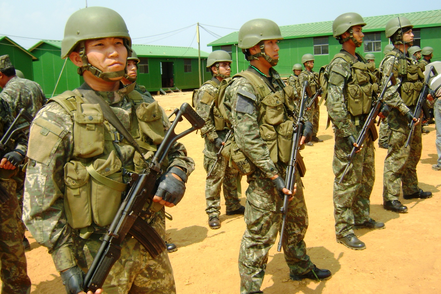 RESCATE DE 36 TRABAJADORES SECUESTRADOS POR SENDERO LUMINOSO : OPERACION LIBERTAD Ejercito-02