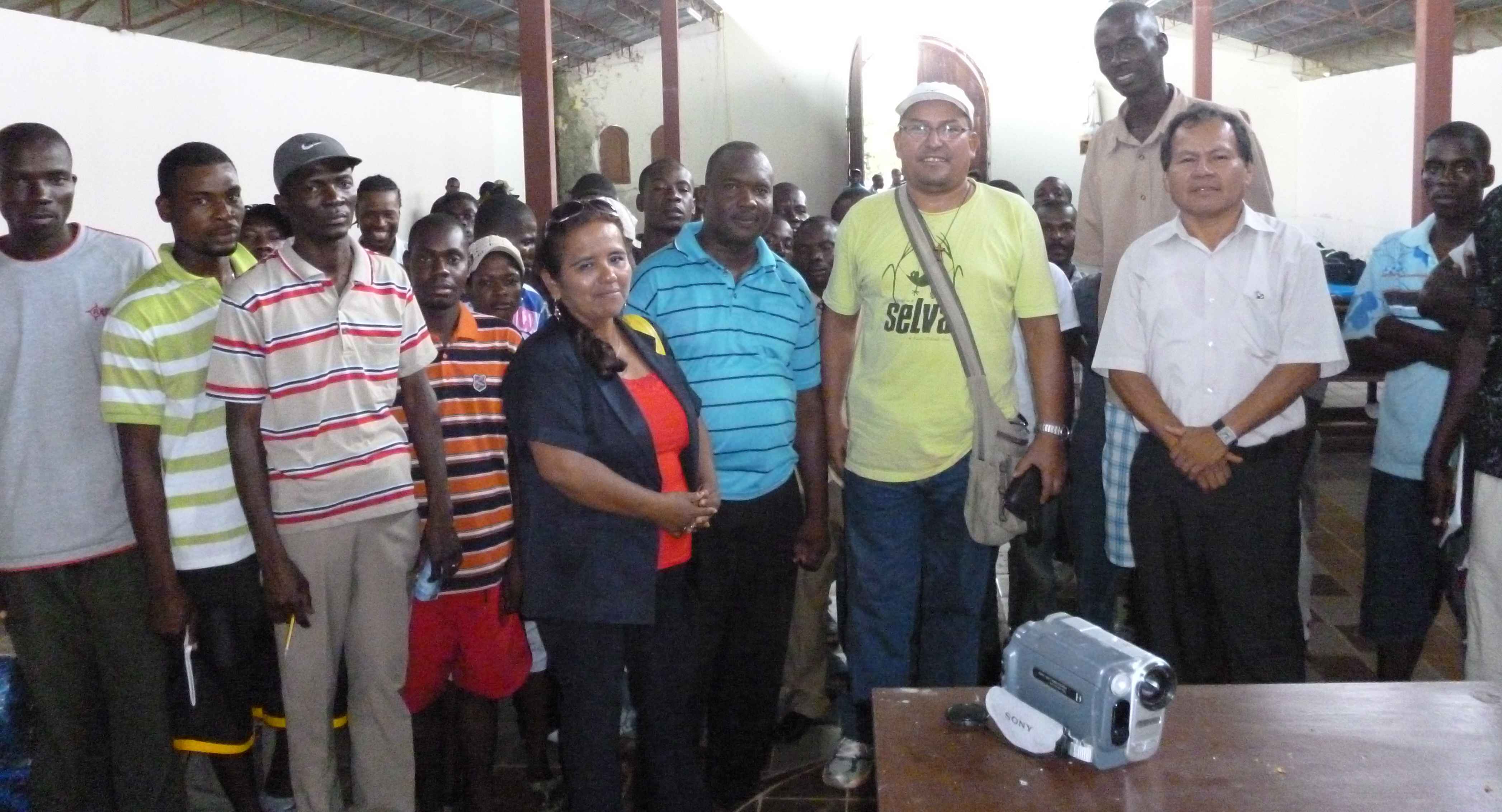 Madre de Dios llevó ayuda a haitianos varados en Iñapari