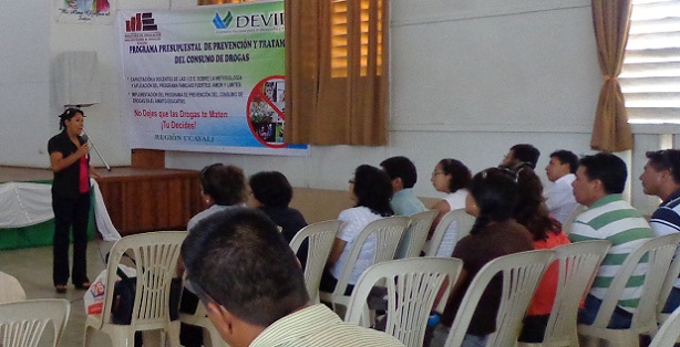 DEVIDA capacita a docentes en programa de prevención de consumo de drogas