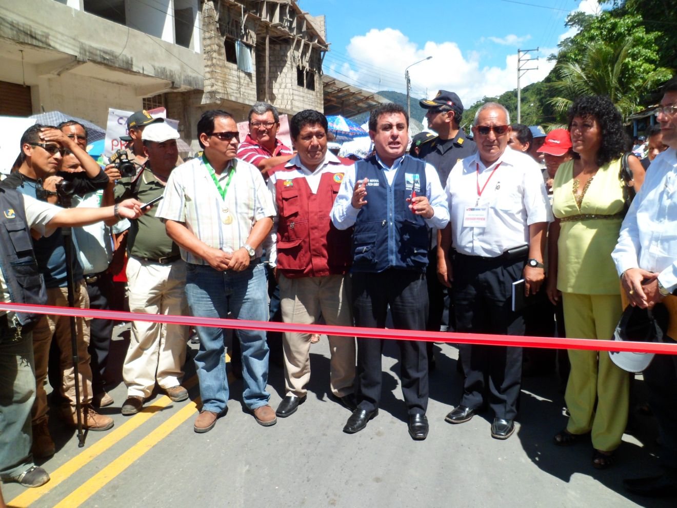 Inauguran asfaltado Tingo María – Cueva de las Lechuzas