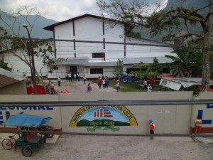 Huelguistas del SUTEP bloquearon el ingreso de UGEL en Tingo María