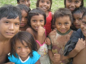 Más de 18 mil escuelas interculturales bilingües atenderán a niños indígenas