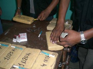 Detienen a dos con 4 kilos de cocaína en Ayacucho