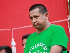 Acha asume polémica posición