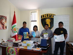 Devida entregó segunda donación de libros a internos de Yanamilla
