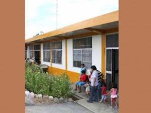 Puesto de salud de Cangallo en abandono