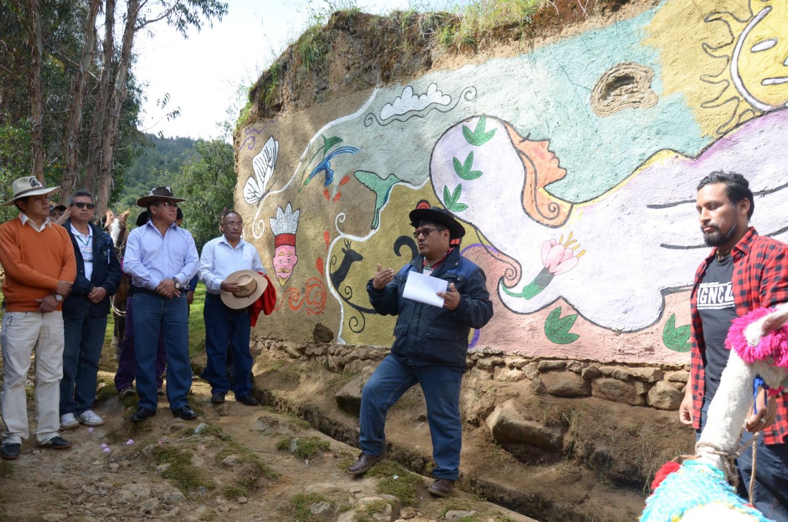 Junín Instalan mural en el área de conservación Ilish Pichacoto