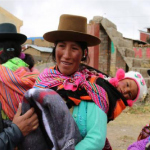Huancavelica: Entregan abrigo a afectados por heladas
