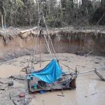 Policía destruye equipos utilizados por minería ilegal en Madre de Dios