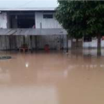 Apoyan evacuación de personas tras inundación en San Martín