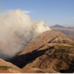 Bomberos extinguen incendio forestal en Apurimac