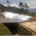 Coordinan entrega de calaminas a colegio afectado en Huancavelica