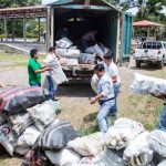Devida promueve reciclaje para conservar fuentes de agua y campos de cultivo limpios