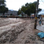 Entregan sacos terreros para proteger viviendas por inundación en Arequipa
