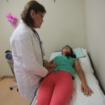Panetela y sales de rehidratación oral para tratamiento de infecciones estomacales