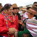 Cusco: Ministra Muñoz inaugura qocha y asegura que reforzará programa de siembra y cosecha de agua