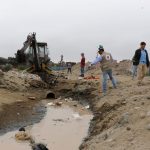 OEFA retira tuberías clandestinas que vertían efluentes industriales a la bahía del Callao