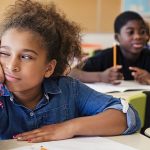 Niños no deben ser forzados a tener “vacaciones útiles”