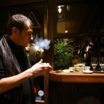 El humo de tabaco en la ropa eleva la contaminación en lugares cerrados