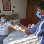 Sepa cómo atender a una persona con coronavirus en casa