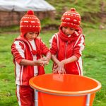 ¿Cómo se lavan las manos quienes no tienen agua?