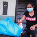 Sepa cómo desinfectar productos recibidos por delivery